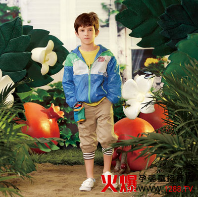 �U�P�㘷(l��)��ͯ�b���I(l��ng)�ИI(y��)�r(sh��)�г���