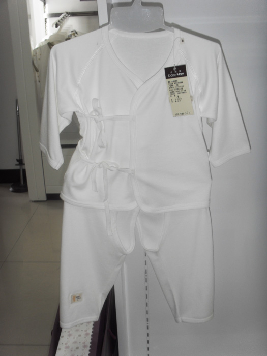 娃愛的蓓蓓白色系帶內衣套裝