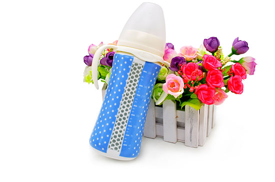 貝斯比幻彩瓷弧形自動奶瓶藍(lán)色