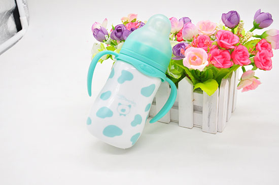 貝斯比幻彩瓷異形寬口自動奶瓶綠色210ML