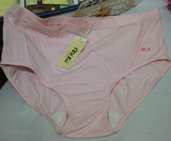 ơơС�~�y�x��Ůͯ������(n��i)ѝ���ͷ�ɫ