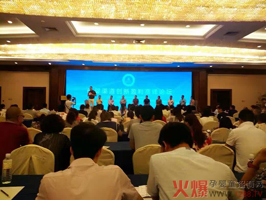 �۽��K�˺������A ����ף�Rĸ�뷻2017������Ʒӆ؛�����̌W(xu��)Ժ����¡�����_