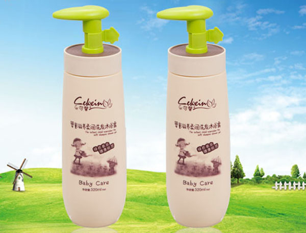 樂可馨嬰童滋養(yǎng)柔潤洗發(fā)沐浴露(二合一).jpg 樂可馨嬰童滋養(yǎng)柔潤洗發(fā)沐浴露(二合一).jpg