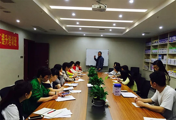 員工培訓現場.jpg 員工培訓現場.jpg