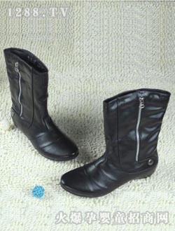 ��ɫyunf��ѥ