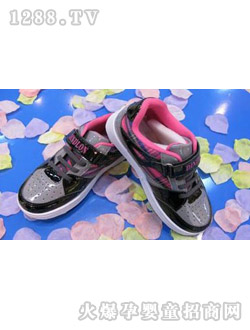 �Ϙ���ͯЬ�r�����e�ۼt�y�Һ�ɫ