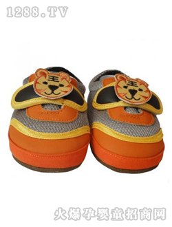 ��ʿ��С�ϻ�ͯЬ