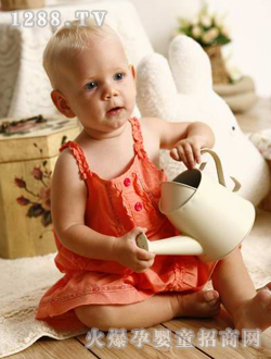 QIBI�tɫ����ȹ