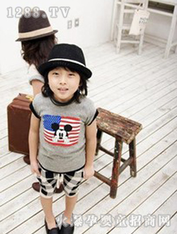 ��ȼ{��ɫ��ͯT��