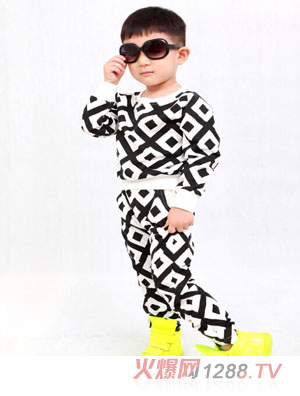 �ڴ����¿ͯ���b�\(y��n)��(d��ng)��ڰ׸���